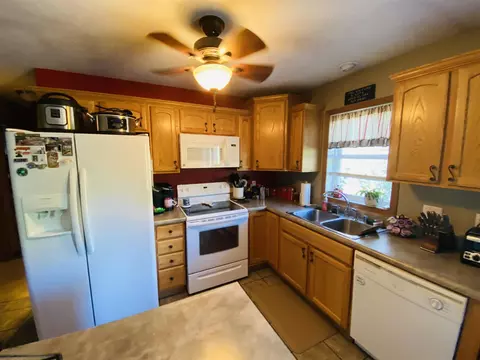 625 Meadow Dr, Macomb, IL 61455 photo 19