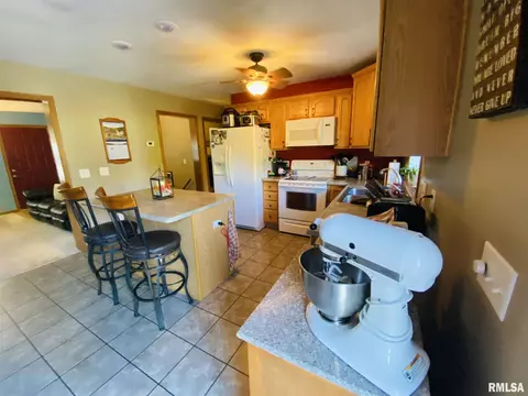 625 Meadow Dr, Macomb, IL 61455 photo 18