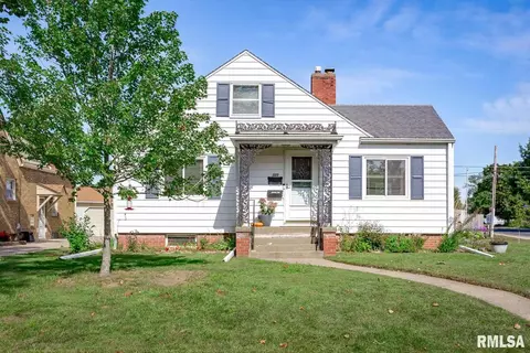 327 N Kickapoo Ter, Peoria, IL 61604 photo 1