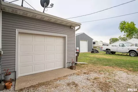 1004 S Oak St, Delavan, IL 61734 photo 31