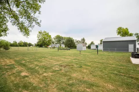 1004 S Oak St, Delavan, IL 61734 photo 42