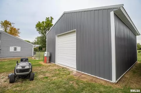 1004 S Oak St, Delavan, IL 61734 photo 34