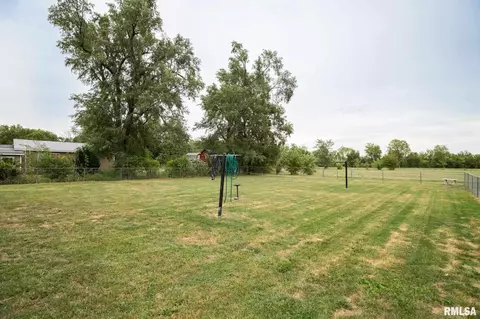 1004 S Oak St, Delavan, IL 61734 photo 40