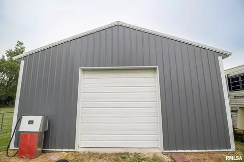 1004 S Oak St, Delavan, IL 61734 photo 33
