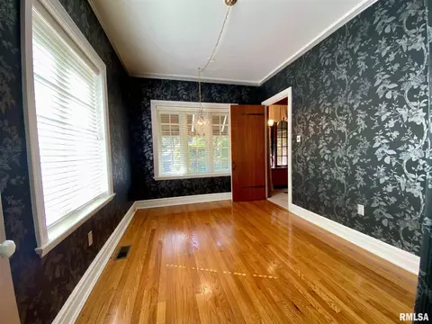 311 S Randolph St, Macomb, IL 61455 photo 9