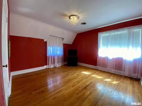 311 S Randolph St, Macomb, IL 61455 photo 28