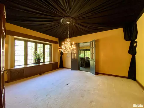 311 S Randolph St, Macomb, IL 61455 photo 6