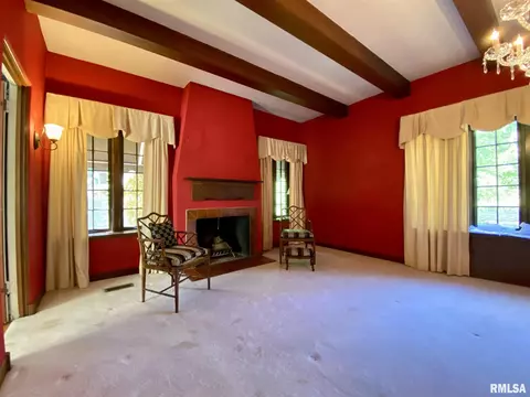 311 S Randolph St, Macomb, IL 61455 photo 3