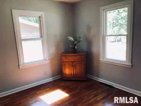 615 S Campbell St, Macomb, IL 61455 photo 6