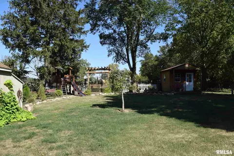 446 E Walnut St, Washburn, IL 61570 photo 42