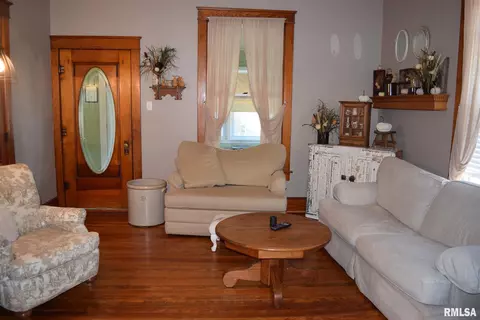 446 E Walnut St, Washburn, IL 61570 photo 17
