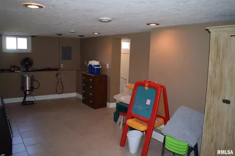 446 E Walnut St, Washburn, IL 61570 photo 38