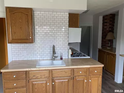 207 9th St, Lacon, IL 61540 photo 5