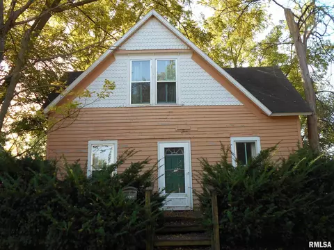1027 E Carroll St, Macomb, IL 61455 photo 2