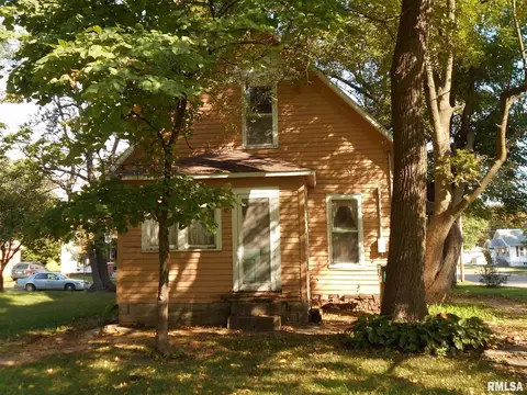 1027 E Carroll St, Macomb, IL 61455 photo 1