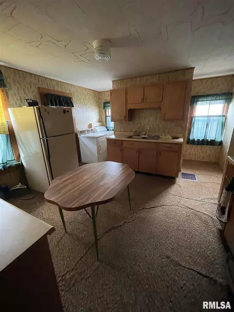 910 E Murray St, Macomb, IL 61455 photo 7