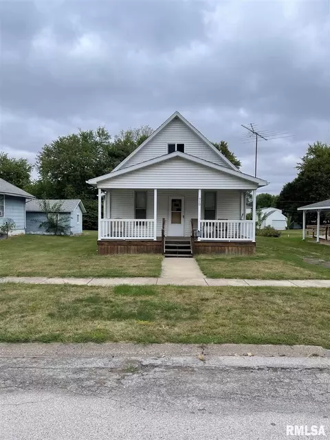 910 E Murray St, Macomb, IL 61455 photo 1