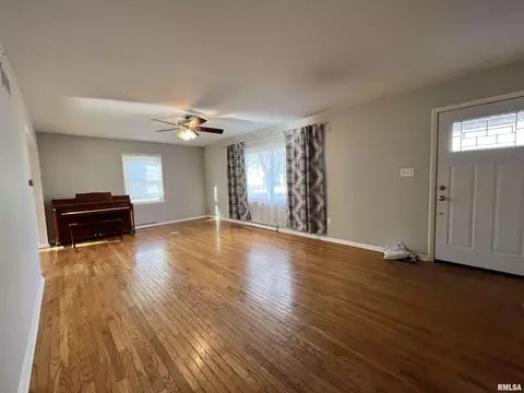 803 W Mcdonough St, Macomb, IL 61455 photo 3