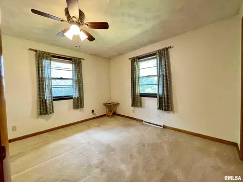 301 1st St, Congerville, IL 61729 photo 16