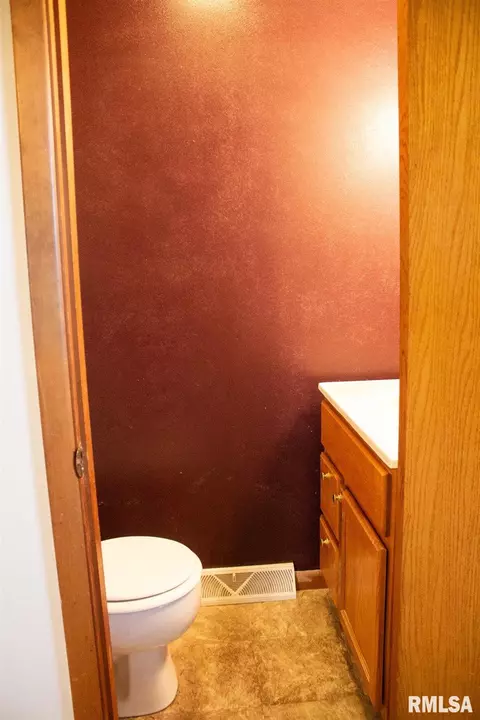 214 Dennis Dr, Eureka, IL 61530 photo 34