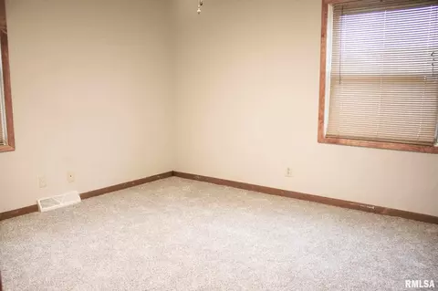 214 Dennis Dr, Eureka, IL 61530 photo 35