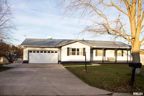 214 Dennis Dr, Eureka, IL 61530 photo 1