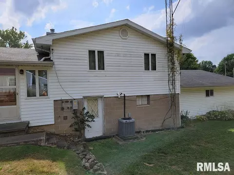 1020 E Piper St, Macomb, IL 61455 photo 6