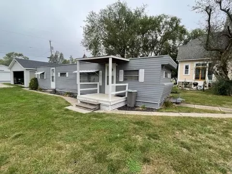 306 N Main St, Abingdon, IL 61410 photo 8