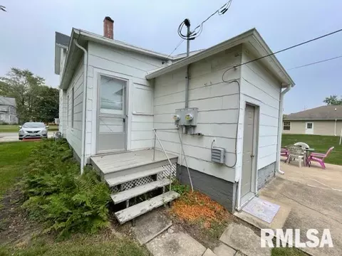 306 N Main St, Abingdon, IL 61410 photo 3