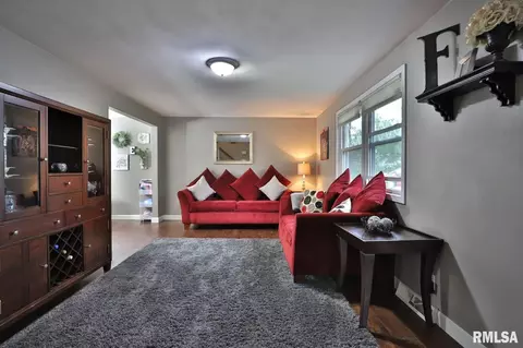 604 Devonshire Rd, Washington, IL 61571 photo 8