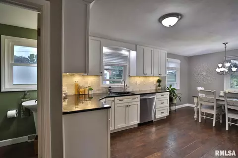 604 Devonshire Rd, Washington, IL 61571 photo 17
