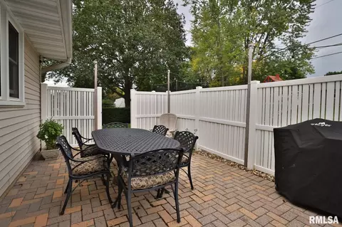 604 Devonshire Rd, Washington, IL 61571 photo 5