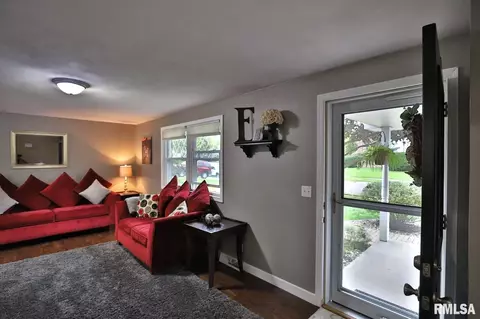 604 Devonshire Rd, Washington, IL 61571 photo 9