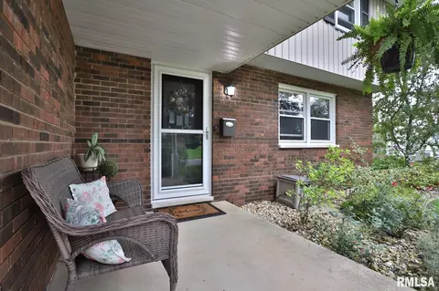 604 Devonshire Rd, Washington, IL 61571 photo 6