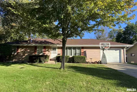 802 W Chase St, Macomb, IL 61455 photo 1