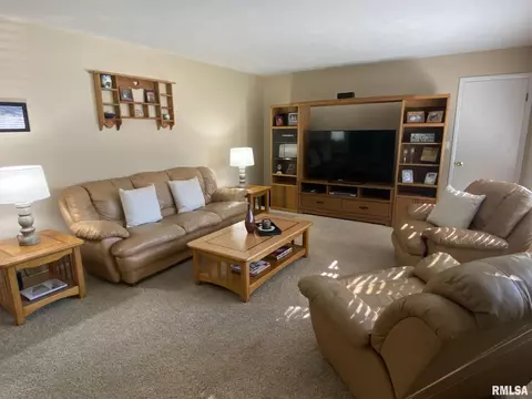 802 W Chase St, Macomb, IL 61455 photo 4