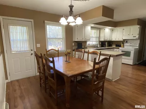 802 W Chase St, Macomb, IL 61455 photo 8