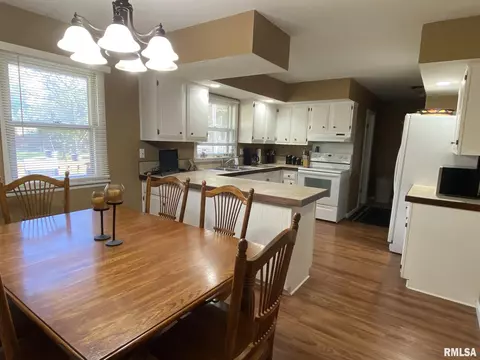 802 W Chase St, Macomb, IL 61455 photo 10