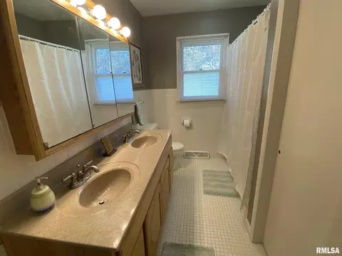 802 W Chase St, Macomb, IL 61455 photo 25