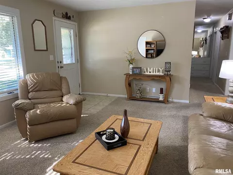 802 W Chase St, Macomb, IL 61455 photo 6