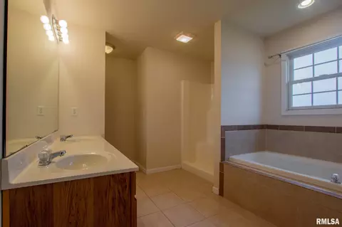 1505 Red Brook Ct, Metamora, IL 61548 photo 21