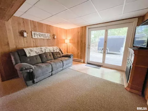 98 Thrush Ave, Pekin, IL 61554 photo 22