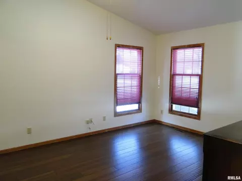 307 E Yeiser St, Macomb, IL 61455 photo 13