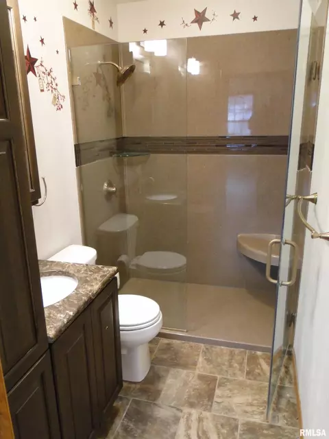 307 E Yeiser St, Macomb, IL 61455 photo 15