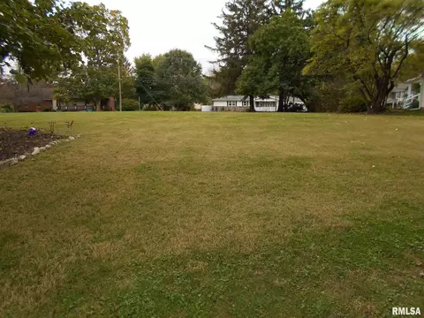 307 E Yeiser St, Macomb, IL 61455 photo 25