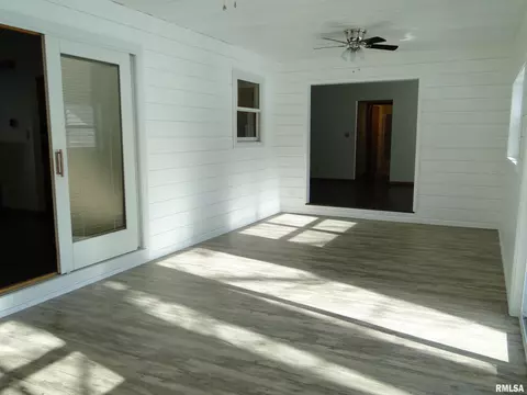 307 E Yeiser St, Macomb, IL 61455 photo 12