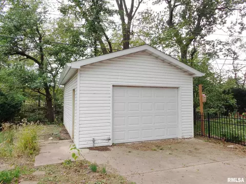 315 N Kickapoo Ter, Peoria, IL 61604 photo 4