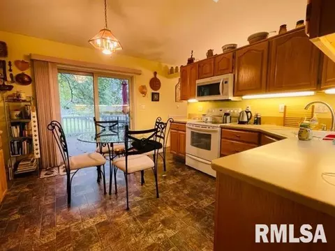 1400 Stacy Ln, Macomb, IL 61455 photo 4