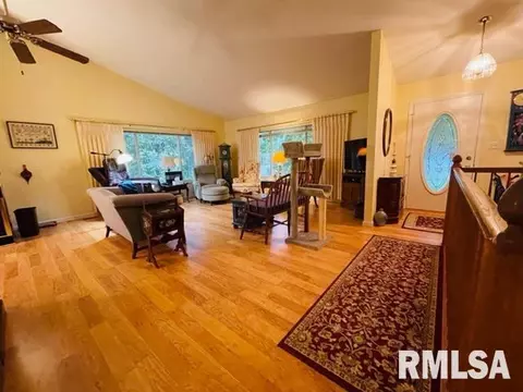1400 Stacy Ln, Macomb, IL 61455 photo 2