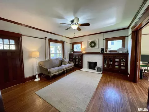 210 W Burton Ave, Eureka, IL 61530 photo 12